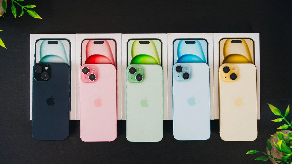 iPhone 15 Colors